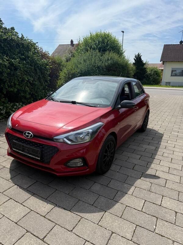 Rot Gebraucht 2019 Hyundai i20 Trend Kleinwagen | 9.000 € (Guter Preis) - Bild 1/4