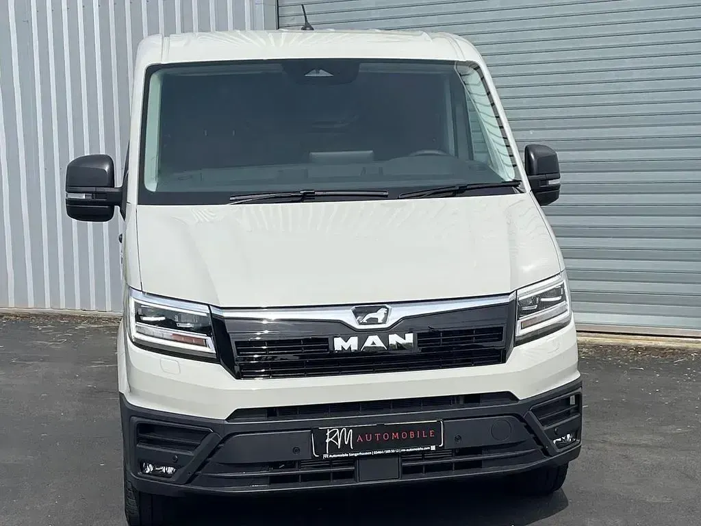 Neu MAN TGE 177 PS (130 kW) 2026 Grau Van