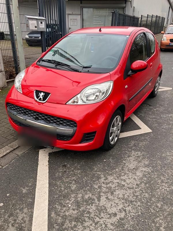 Rot Gebraucht 2009 Peugeot 107 Filou Kleinwagen | 2.450 € (Fairer Preis) - Bild 1/4