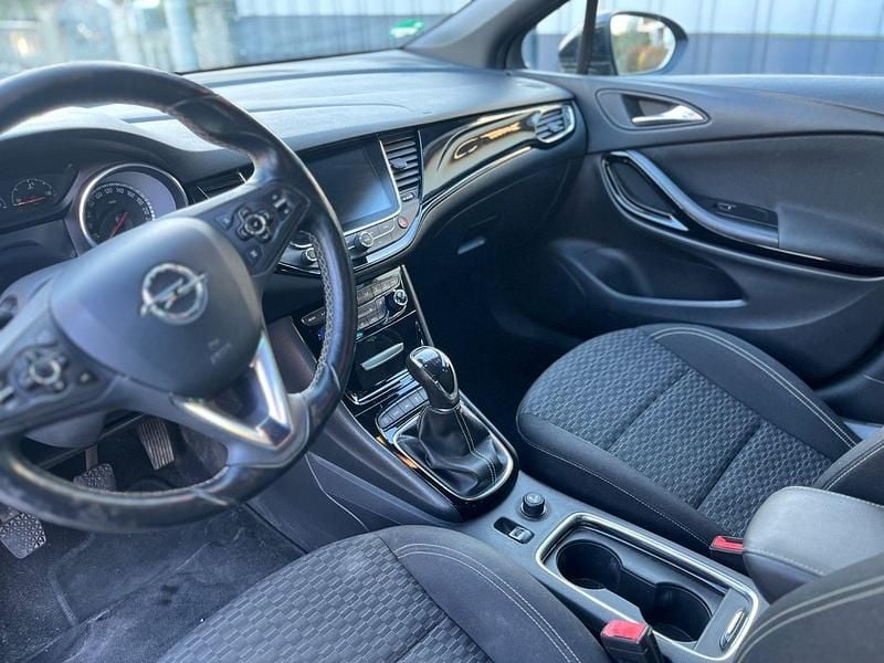 Second-hand Opel Astra Active 150 CP (110 kW) 2017 Negru Break