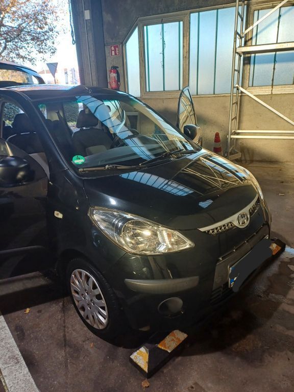 Schwarz Gebraucht 2011 Hyundai i10 Classic Kleinwagen | 6.200 € - Bild 1/4