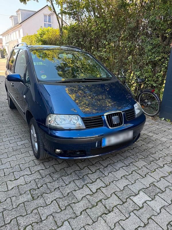 Blau Gebraucht 2004 Seat Alhambra Van / Kleinbus | 1.250 € (Superpreis) - Bild 1/4