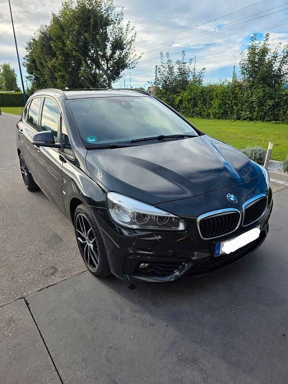 Schwarz Gebraucht 2017 BMW 220 Sport Line Kombi | 14.990 € (Fairer Preis) - Bild 1/4