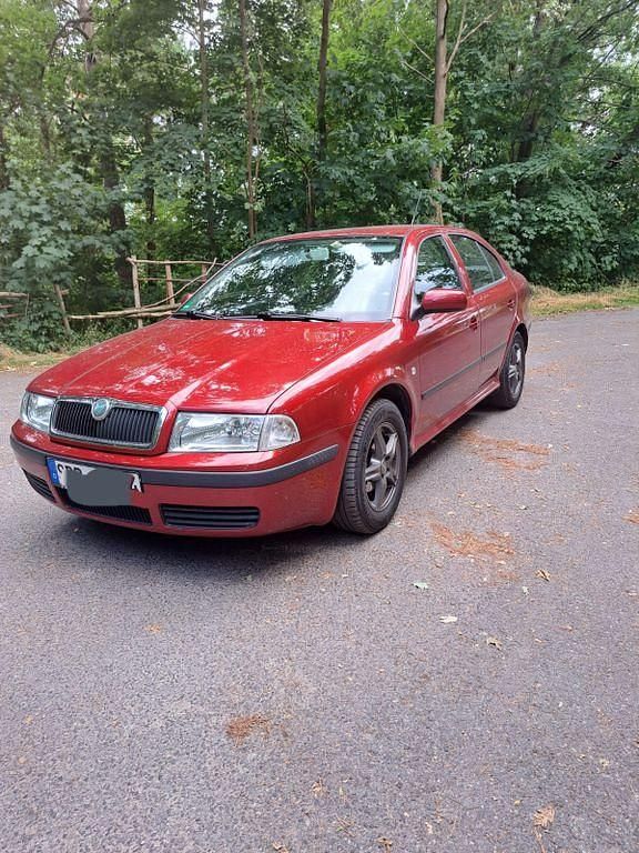 Rot Gebraucht 2006 Skoda Octavia Tour Limousine | 2.400 € (Fairer Preis) - Bild 1/4