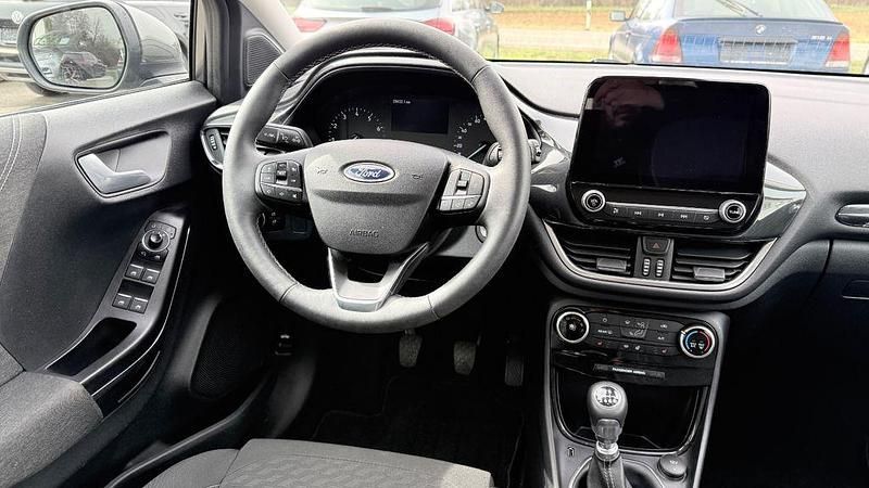 Gebraucht Ford Puma Titanium 125 PS (91 kW) 2022 Grau SUV