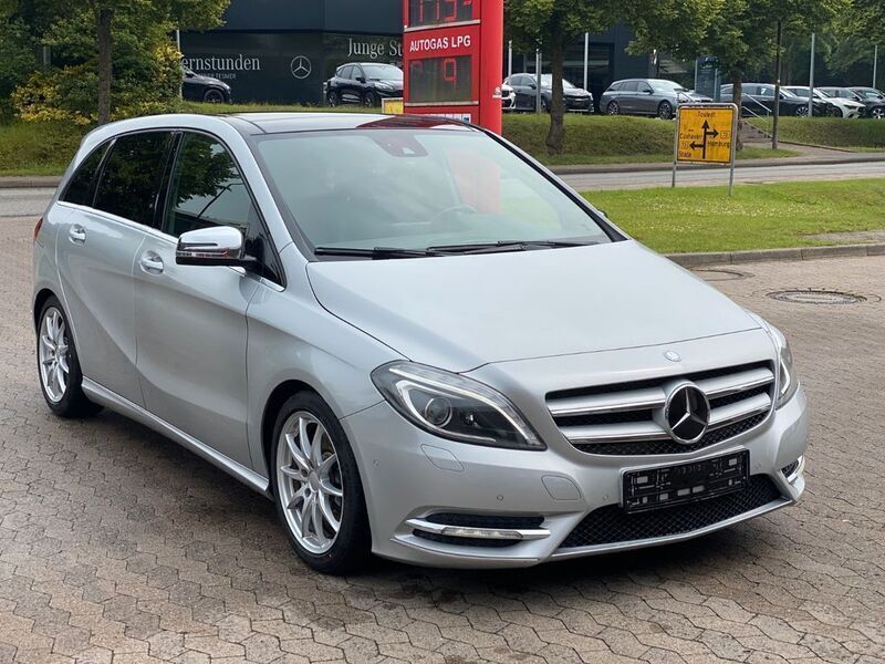 Silber Gebraucht 2013 Mercedes B250 Van / Kleinbus | 12.999 € (Fairer Preis) - Bild 1/4