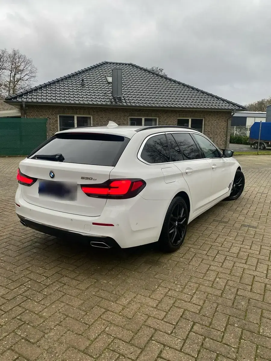 Używany BMW 530e 298 KM (219 kW) 2021 Biały Kombi