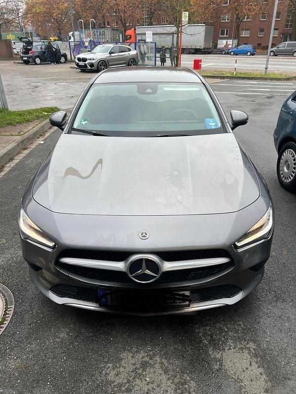 Grau Gebraucht 2020 Mercedes CLA180 Limousine | 20.900 € (Superpreis) - Bild 1/4