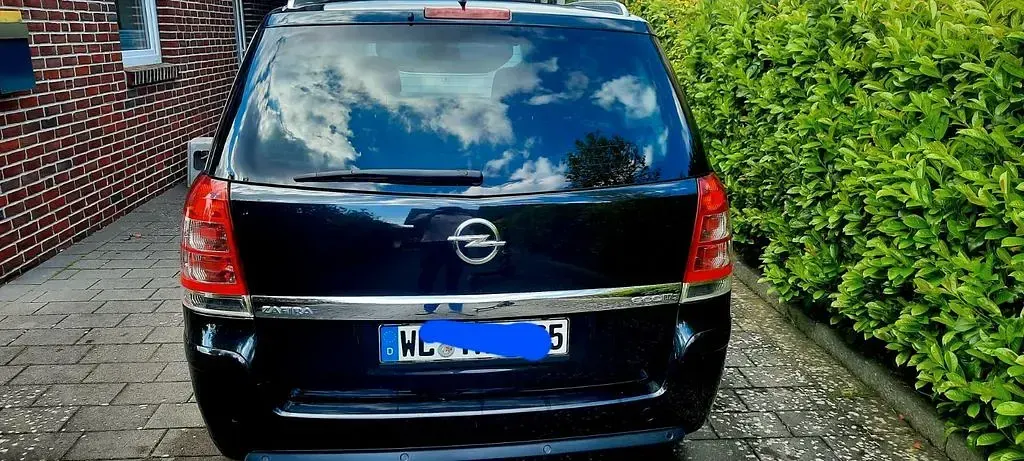 Gebraucht Opel Zafira Family 116 PS (85 kW) 2012 Schwarz Van / Kleinbus