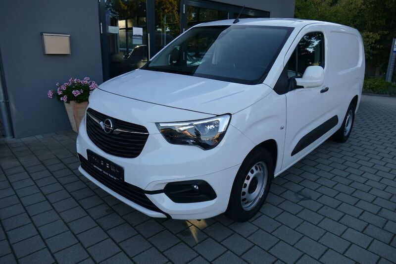 Gebraucht Opel Combo Edition 131 PS (96 kW) 2020 Weiß Van / Kleinbus