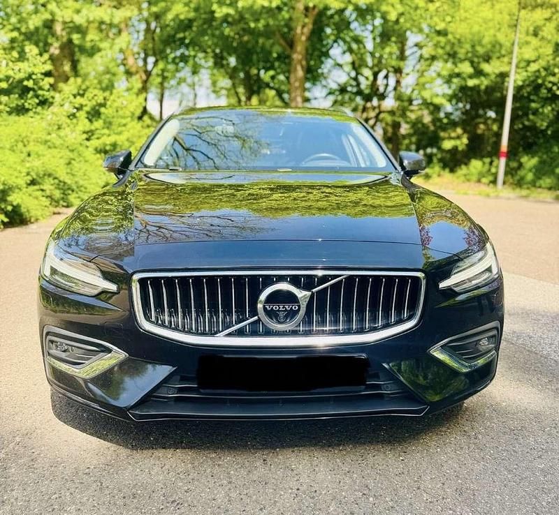 Gebraucht 2018 Volvo V60 Inscription Kombi | 27.500 € (Teuer) - Bild 1/4