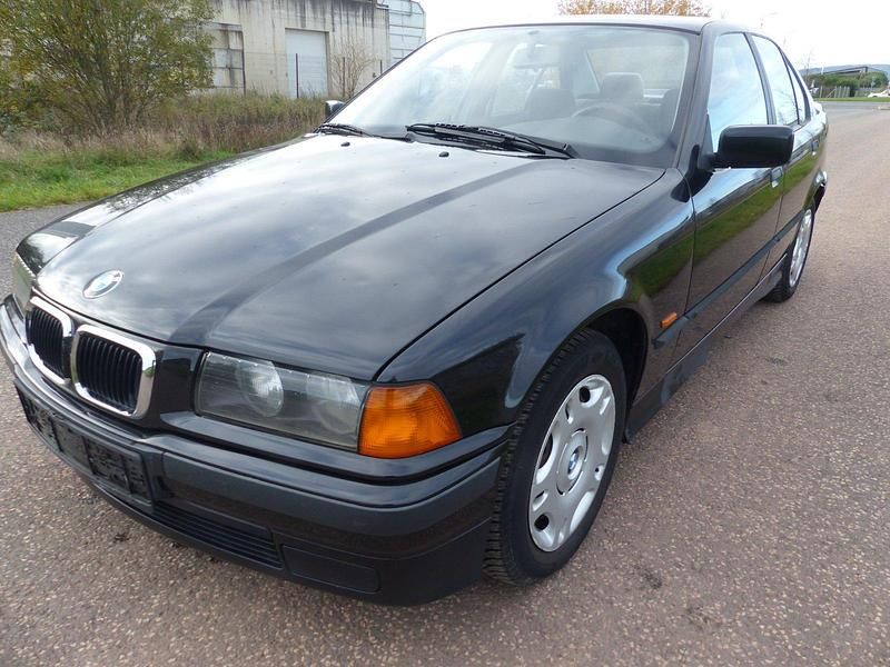 Schwarz Gebraucht 1997 BMW 316 Limousine | 1.700 € (Superpreis) - Bild 1/4