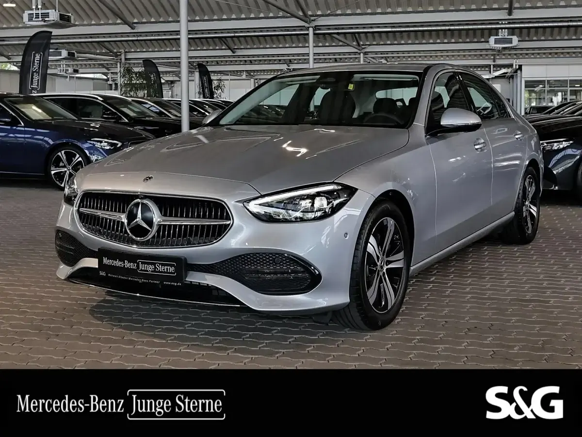 Gebraucht Mercedes C200 Avantgarde 204 PS (150 kW) 2025 Limousine