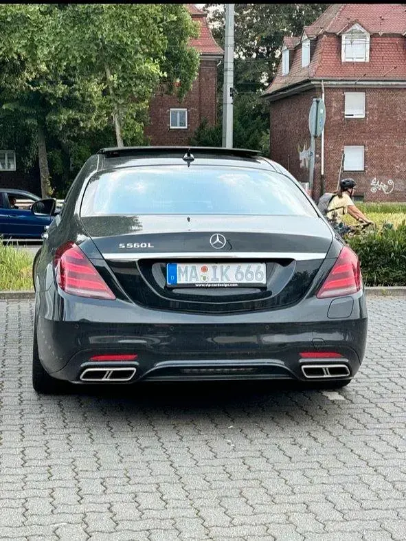 Gebraucht Mercedes S560 500 PS (367 kW) 2019 Schwarz Limousine
