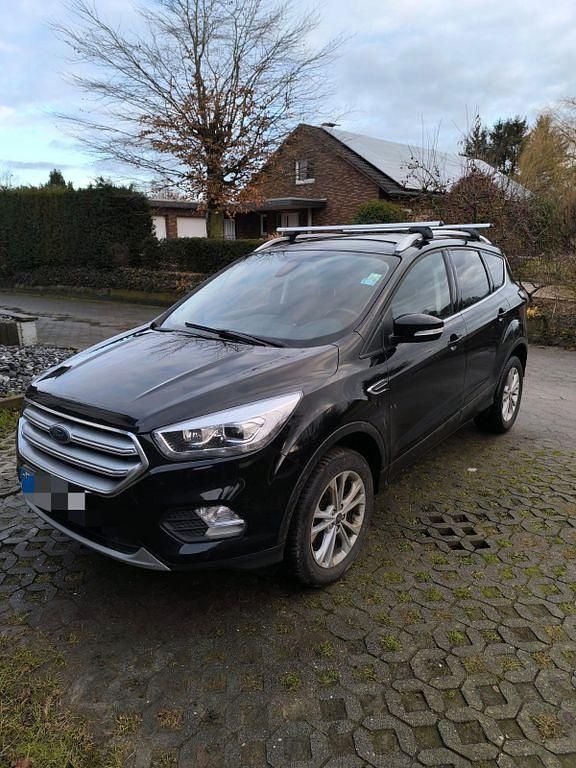 Gebraucht Ford Kuga Titanium 150 PS (110 kW) 2019 Schwarz SUV