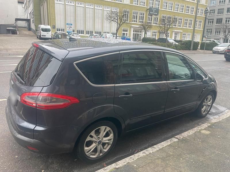 Gebraucht Ford S-MAX S 140 PS (102 kW) 2010 Braun Van / Kleinbus