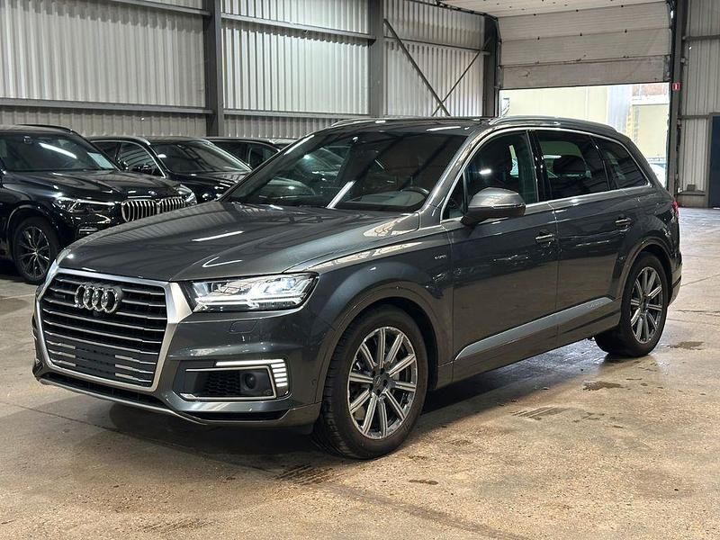 Grau Gebraucht 2017 Audi Q7 Sport SUV | 20.300 € (Guter Preis) - Bild 1/4
