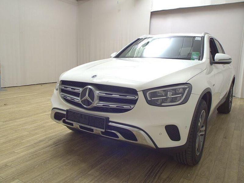 Gebraucht Mercedes GLC300e 320 PS (235 kW) 2021 Weiss SUV
