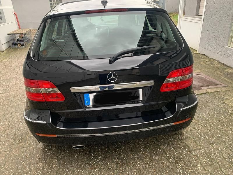 Gebraucht Mercedes B200 136 PS (100 kW) 2008 Schwarz Van / Kleinbus