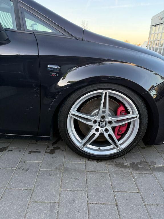 Używany Seat Leon CUPRA 245 KM (180 kW) 2007 Czarny Hatchback
