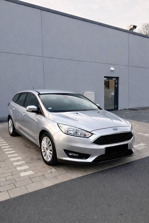 Usata Ford Focus 120 CV (88 kW) 2015 Argento Station wagon