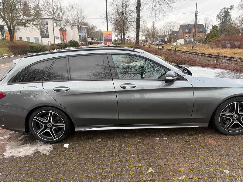 Gebraucht Mercedes C220 194 PS (142 kW) 2019 Grau Kombi