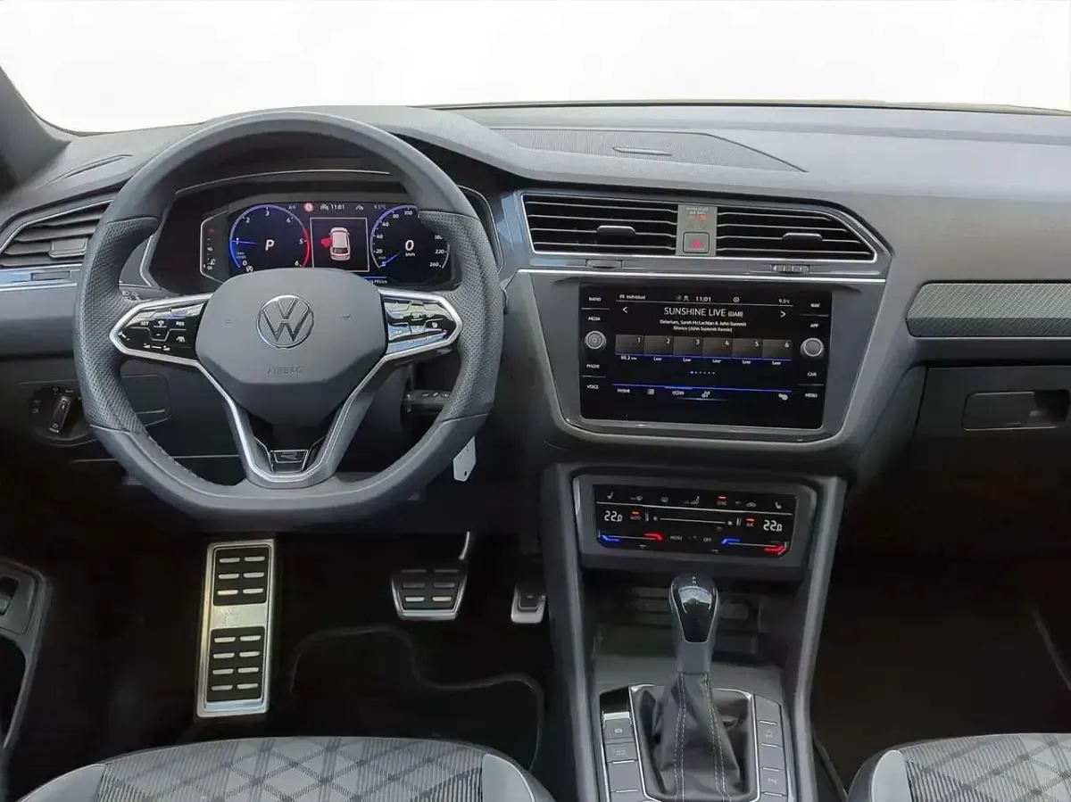 Gebraucht VW Tiguan Allspace R-line 150 PS (110 kW) 2022 Plantinum grey metallic SUV