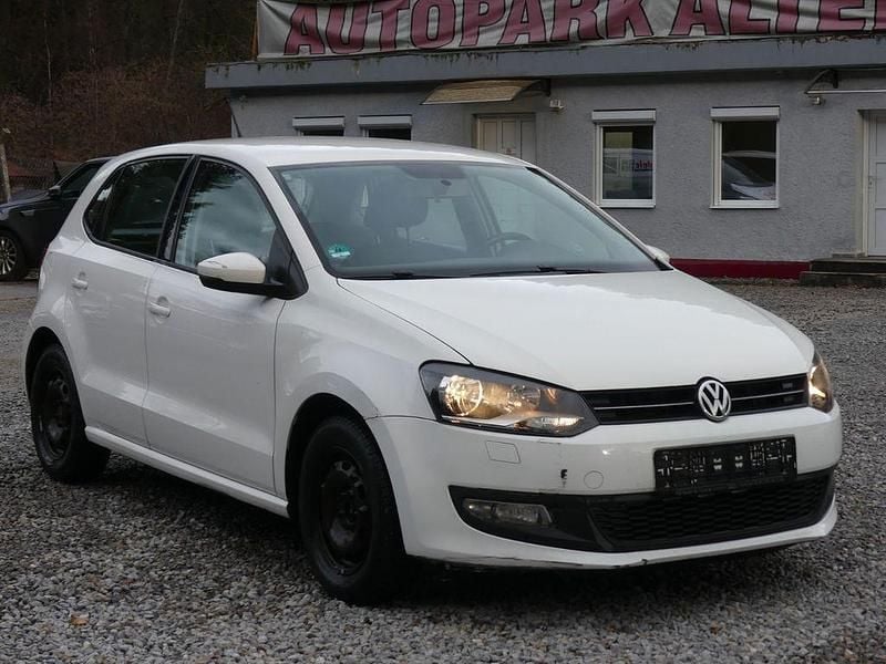 Weiß Gebraucht 2010 VW Polo Comfortline Limousine | 4.000 € (Guter Preis) - Bild 1/4