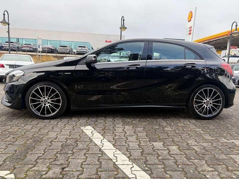 Gebraucht Mercedes A200 AMG line 136 PS (100 kW) 2018 Schwarz Limousine