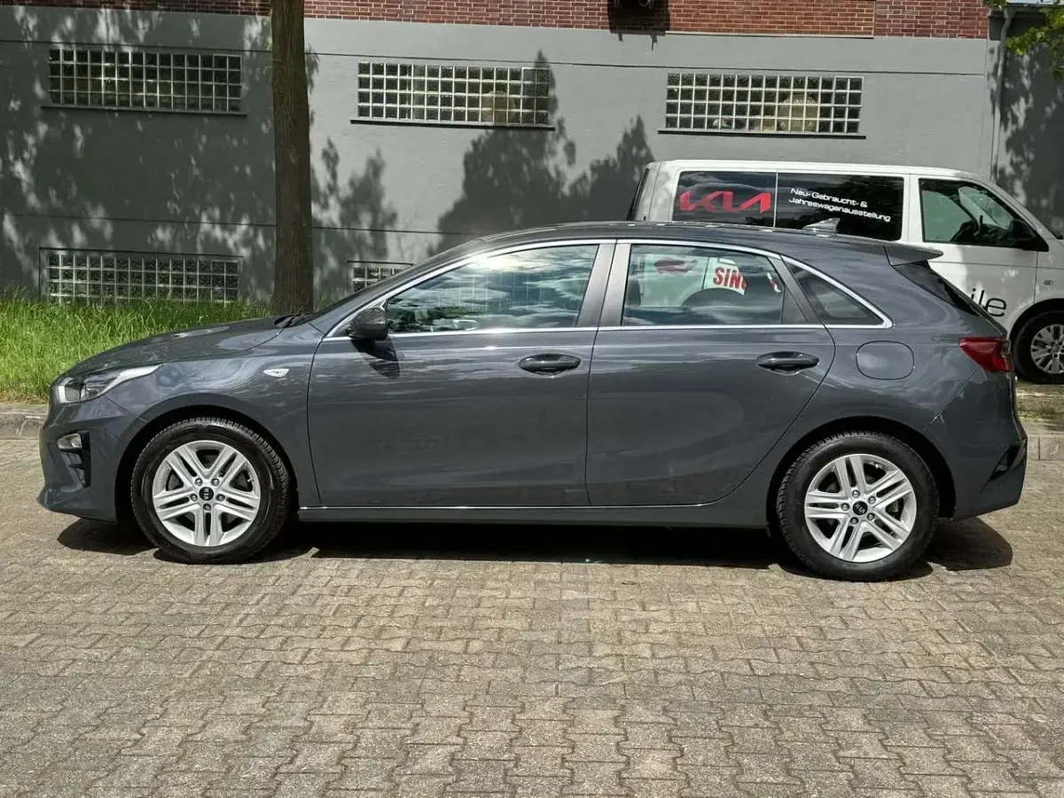 Gebraucht Kia Ceed Comfort 99 PS (72 kW) 2019 Pentametal met. Kleinwagen
