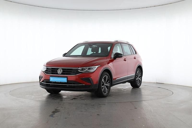 Gebraucht VW Tiguan Active 150 PS (110 kW) 2022 Kings red SUV