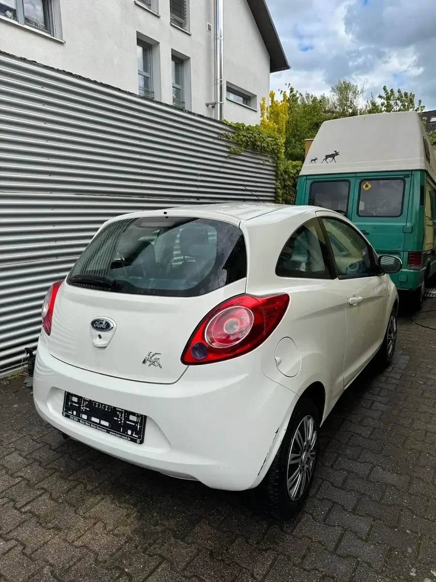 Gebraucht Ford Ka 69 PS (50 kW) 2009 Weiß Kleinwagen