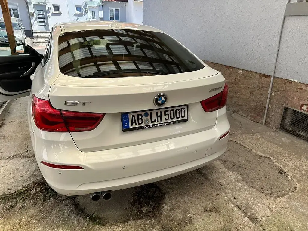 Gebraucht BMW 320 Advantage 190 PS (139 kW) 2018 Weiß Limousine