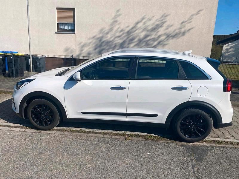 Gebraucht Kia Niro Vision 141 PS (103 kW) 2021 Weiß SUV