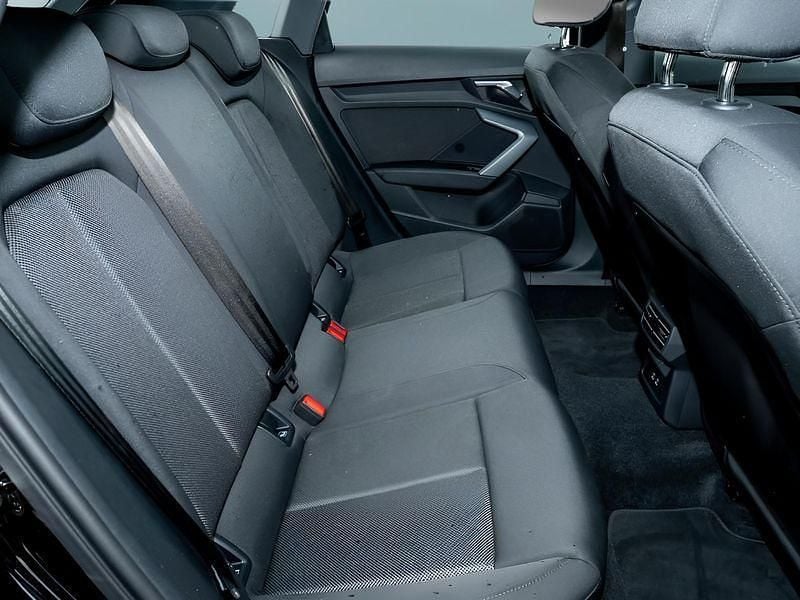 Gebraucht Audi A3 Sportback 116 PS (85 kW) 2025 Schwarz Kleinwagen