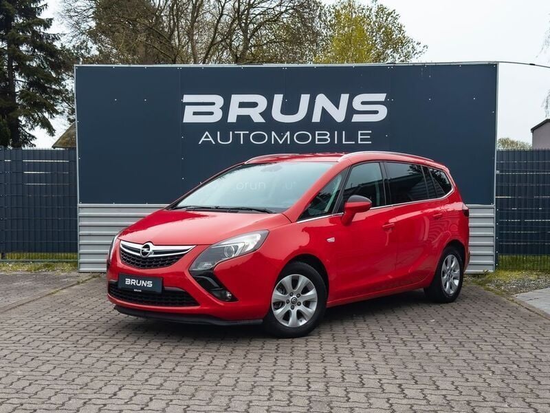 Rot Gebraucht 2014 Opel Zafira Tourer Cosmo Van / Kleinbus | 9.450 € (Guter Preis) - Bild 1/4