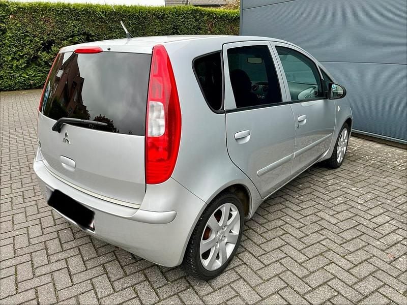 Gebraucht Mitsubishi Colt Motion 95 PS (69 kW) 2006 Silber Kleinwagen