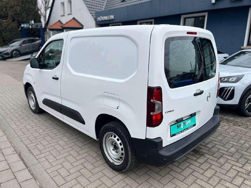 Gebraucht Opel Combo Selection 102 PS (75 kW) 2020 Jadeweiß Van / Kleinbus