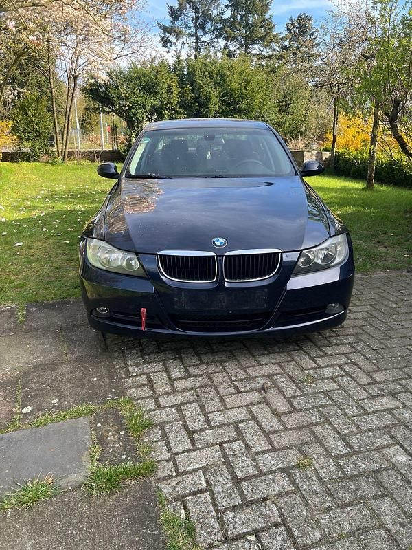Second-hand BMW 318 2008 Albastru Berlinǎ