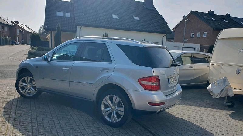 Gebraucht Mercedes ML300 2010 Silber SUV
