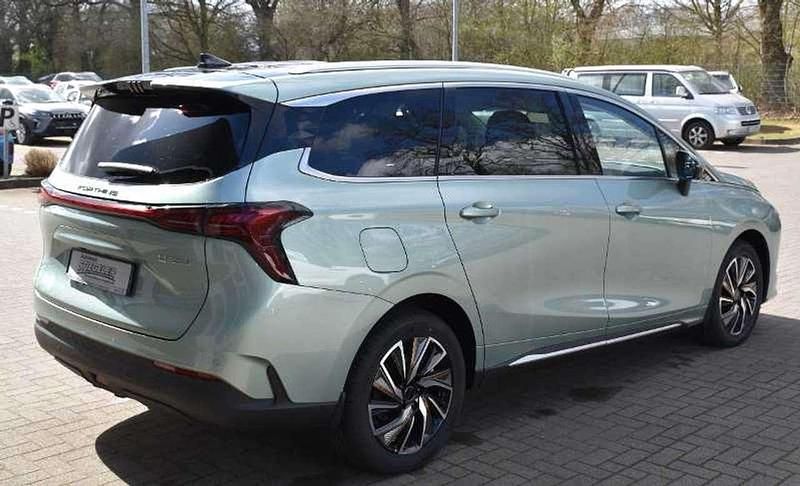 Neu Forthing Yacht/4 U-Tour 177 PS (130 kW) 2025 M4 grün Van / Kleinbus