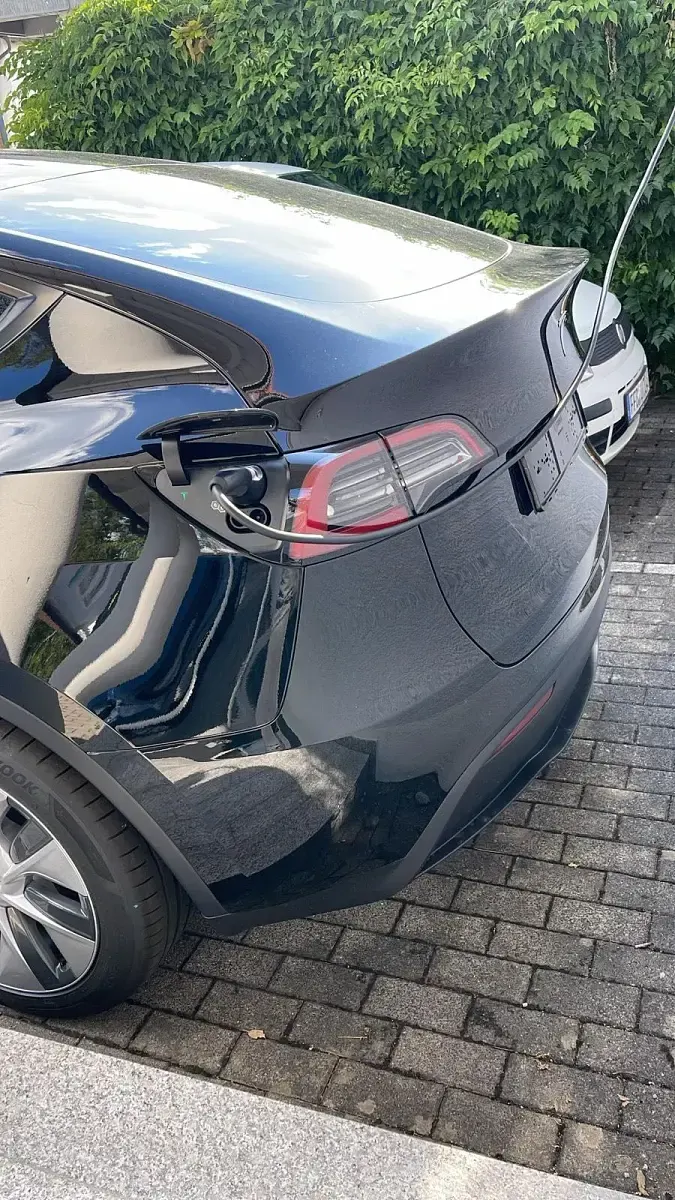 Gebraucht Tesla Model Y 205 kW (280 PS) 2023 Schwarz SUV
