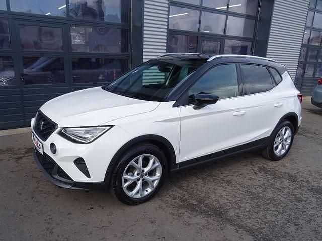 Candy weiß Gebraucht 2022 Seat Arona FR SUV | 27.490 € (Teuer) - Bild 1/4