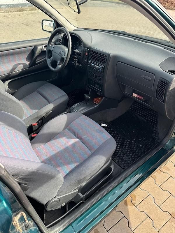 Gebraucht VW Polo 75 PS (55 kW) 1997 Grün Kleinwagen