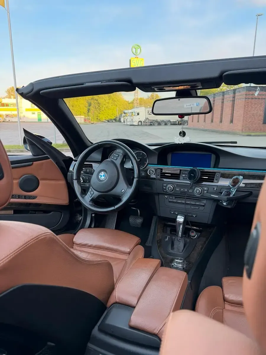 Gebraucht BMW 320 Cabriolet 177 PS (130 kW) 2009 Schwarz Cabrio