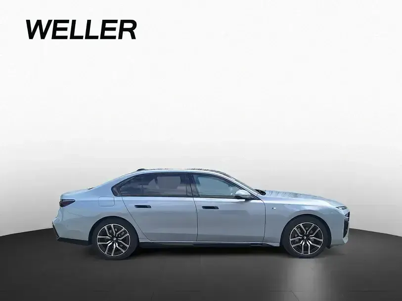 Gebraucht BMW 740 M Sport 299 PS (219 kW) 2024 Brooklyn grau (grau) Limousine