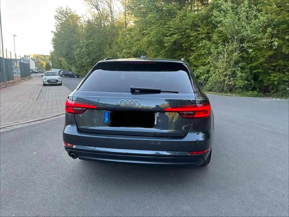 Gebraucht Audi A4 Ambition 150 PS (110 kW) 2017 Grau Kombi