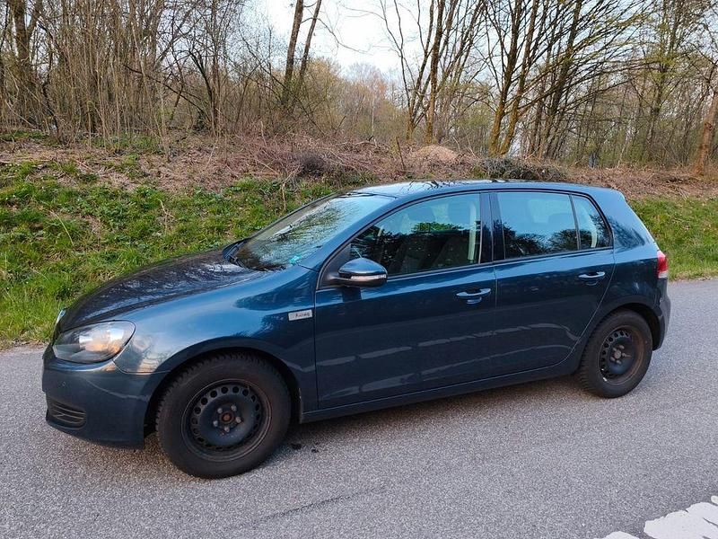 Gebraucht VW Golf VI Team 80 PS (58 kW) 2010 Blau Kleinwagen