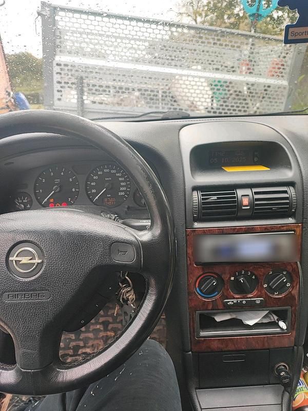 Blau Gebraucht 2000 Opel Astra Kombi | 1.000 € (Guter Preis) - Bild 1/4