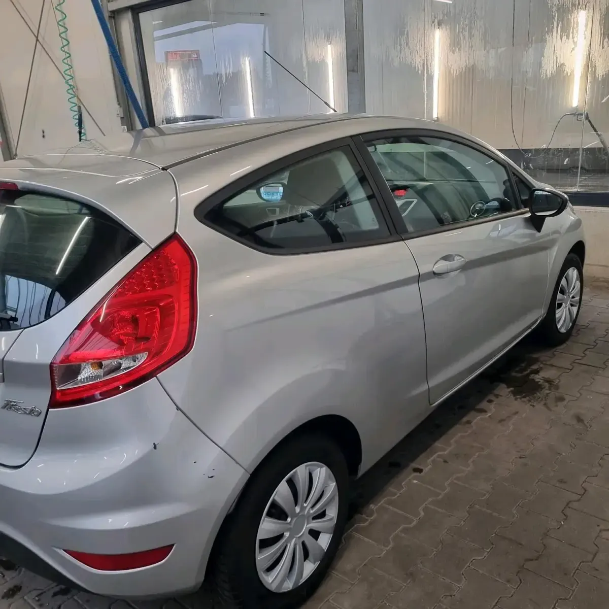 Gebraucht Ford Fiesta 81 PS (59 kW) 2011 Silber Kleinwagen